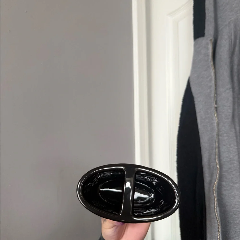 bLck ceramic vase / pencil / toothbrush holder